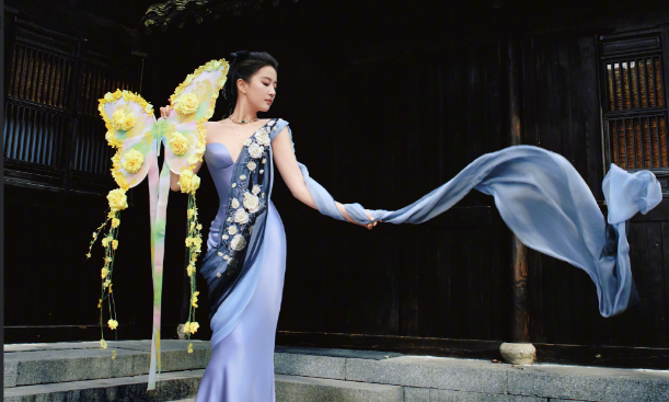 影视飓风同款VOGUE盛典效果，AI零成本搞定 360° 子弹时间特效